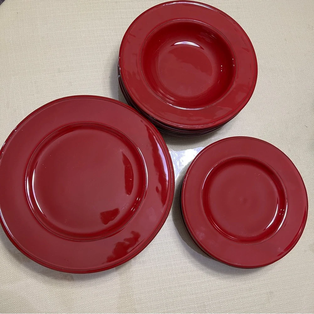 Sur La Table Italy Red Dinnerware Set | 12pc Plates + Bowls Excellent Condition